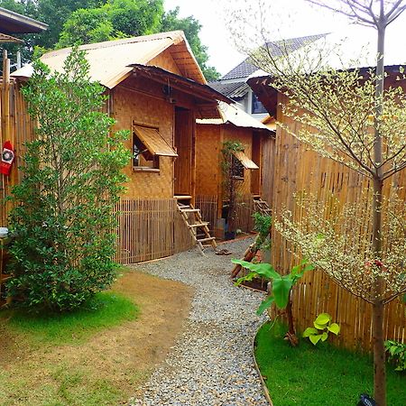 Fundee Story Guesthouse Bamboo House In Chiang Mai Old Town Εξωτερικό φωτογραφία